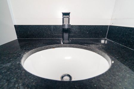 Banheiro de kitnet/studio à venda com 1 quarto, 26m² em Jardim Oriental, São Paulo