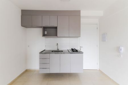 Cozinha  de apartamento para alugar com 1 quarto, 27m² em Vila Sonia, São Paulo