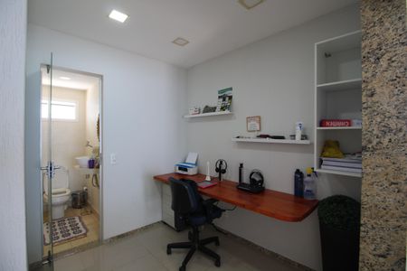 Sala de casa de condomínio para alugar com 4 quartos, 271m² em Jacarepaguá, Rio de Janeiro