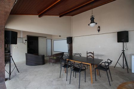 Casa de condomínio à venda com 271m², 4 quartos e 4 vagasÁrea Externa