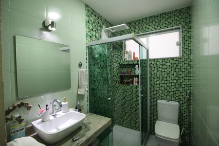 Casa de condomínio à venda com 271m², 4 quartos e 4 vagasBanheiro Social 1