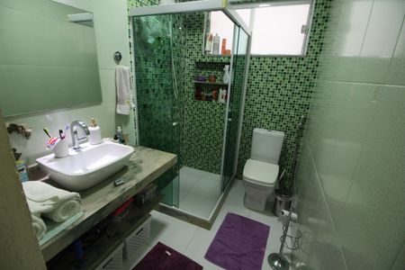 Casa de condomínio à venda com 271m², 4 quartos e 4 vagasBanheiro Social 1