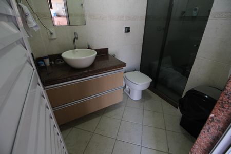 Casa de condomínio à venda com 271m², 4 quartos e 4 vagasBanheiro Social 2