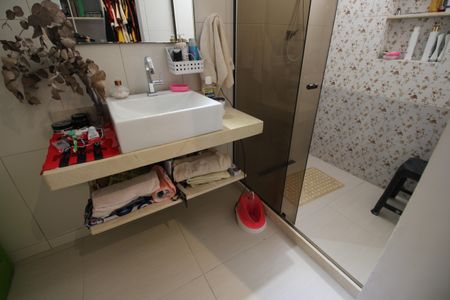 Casa de condomínio à venda com 271m², 4 quartos e 4 vagasQuarto 3 - Suíte