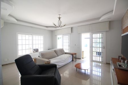 Sala de casa de condomínio para alugar com 4 quartos, 271m² em Jacarepaguá, Rio de Janeiro