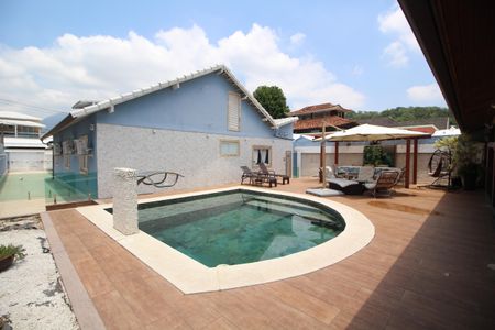 Casa de condomínio à venda com 271m², 4 quartos e 4 vagasÁrea Externa