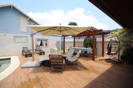 Casa de condomínio à venda com 271m², 4 quartos e 4 vagasÁrea Externa