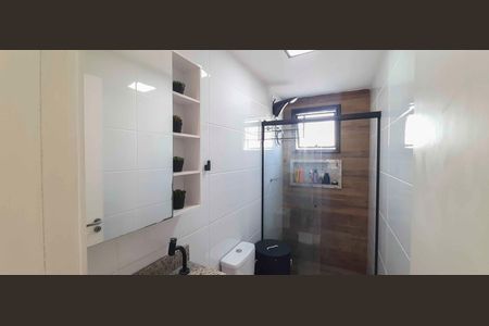 Casa à venda com 60m², 2 quartos e 1 vaga Casa à venda com 60m², 2 quartos e 1 vagaBanheiro