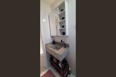 Casa à venda com 60m², 2 quartos e 1 vaga