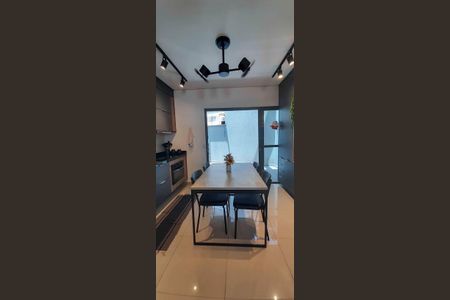 Casa à venda com 60m², 2 quartos e 1 vaga