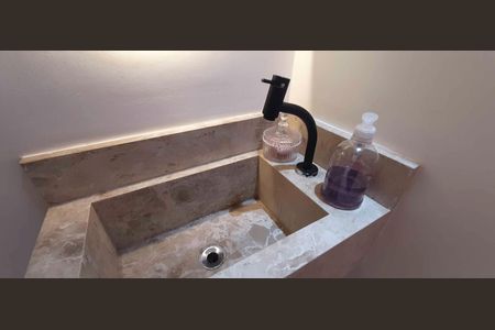 Casa à venda com 60m², 2 quartos e 1 vaga