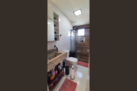 Casa à venda com 60m², 2 quartos e 1 vaga Casa à venda com 60m², 2 quartos e 1 vagaBanheiro