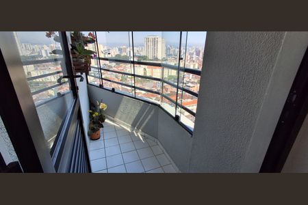 Apartamento à venda com 80m², 3 quartos e 2 vagas Apartamento à venda com 80m², 3 quartos e 2 vagasVaranda