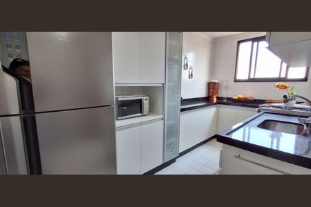 Apartamento à venda com 80m², 3 quartos e 2 vagas Apartamento à venda com 80m², 3 quartos e 2 vagasCozinha