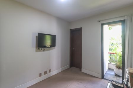 Apartamento à venda com 182m², 5 quartos e 3 vagasSuíte 2