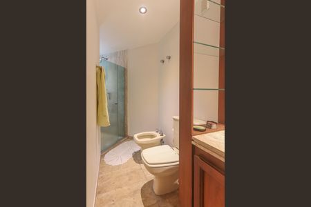 Apartamento à venda com 182m², 5 quartos e 3 vagasBanheiro da Suíte 1