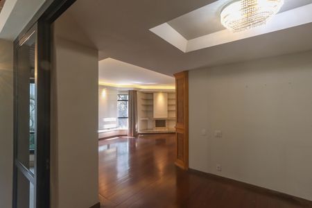 Apartamento à venda com 182m², 5 quartos e 3 vagasSala
