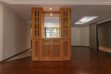 Apartamento à venda com 182m², 5 quartos e 3 vagasSala