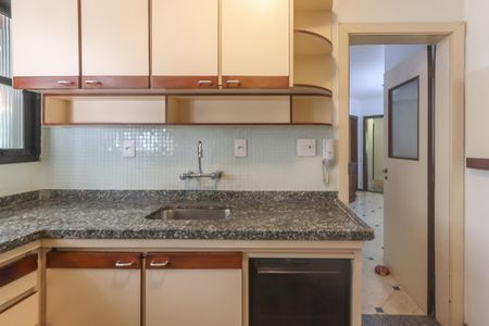 Apartamento à venda com 182m², 5 quartos e 3 vagasCozinha