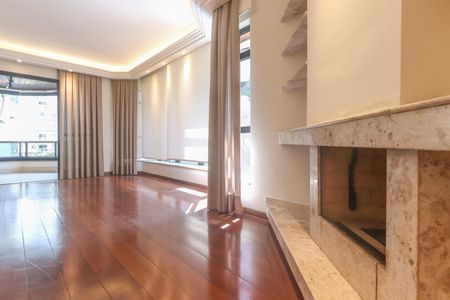 Apartamento à venda com 182m², 5 quartos e 3 vagasSala