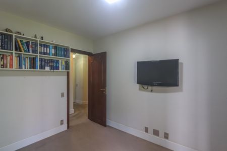 Apartamento à venda com 182m², 5 quartos e 3 vagasSuíte 2