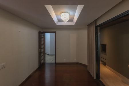 Apartamento à venda com 182m², 5 quartos e 3 vagasSala