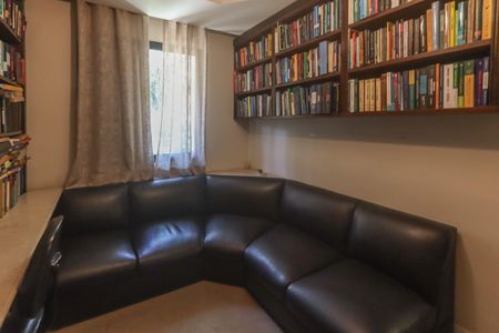 Apartamento à venda com 182m², 5 quartos e 3 vagasEscritório