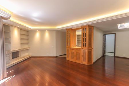 Apartamento à venda com 182m², 5 quartos e 3 vagasSala