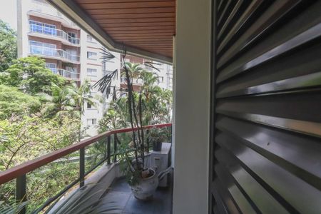 Apartamento à venda com 182m², 5 quartos e 3 vagasVaranda da Suíte 1