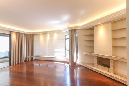 Apartamento à venda com 182m², 5 quartos e 3 vagasSala