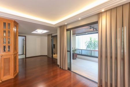 Apartamento à venda com 182m², 5 quartos e 3 vagasSala