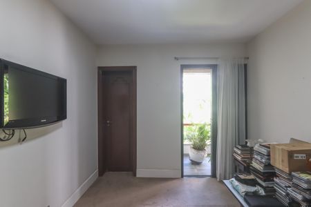 Apartamento à venda com 182m², 5 quartos e 3 vagasSuíte 2