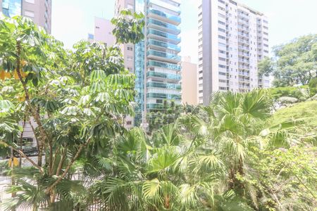 Apartamento à venda com 182m², 5 quartos e 3 vagasVista da Suíte 3