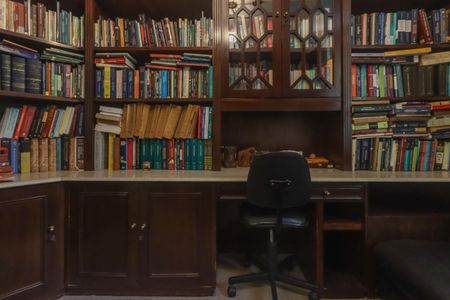 Apartamento à venda com 182m², 5 quartos e 3 vagasEscritório