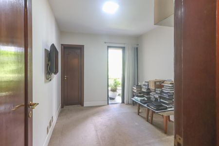 Apartamento à venda com 182m², 5 quartos e 3 vagasSuíte 2