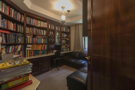 Apartamento à venda com 182m², 5 quartos e 3 vagasEscritório