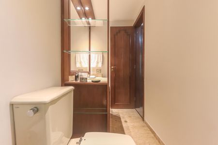 Apartamento à venda com 182m², 5 quartos e 3 vagasBanheiro da Suíte 1