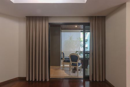 Apartamento à venda com 182m², 5 quartos e 3 vagasSala