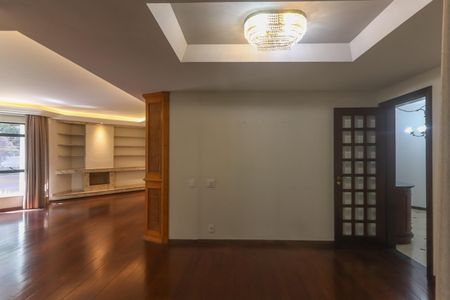 Apartamento à venda com 182m², 5 quartos e 3 vagasSala