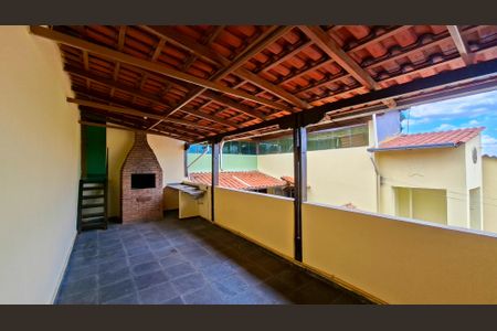 Casa para alugar com 350m², 4 quartos e 5 vagas