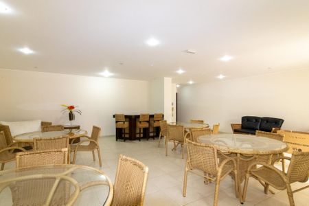 Apartamento à venda com 152m², 4 quartos e 2 vagas Apartamento à venda com 152m², 4 quartos e 2 vagasÁrea comum - Salão de festas