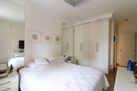 Apartamento à venda com 152m², 4 quartos e 2 vagas Apartamento à venda com 152m², 4 quartos e 2 vagasSuite