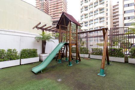 Apartamento à venda com 152m², 4 quartos e 2 vagas Apartamento à venda com 152m², 4 quartos e 2 vagasÁrea comum - Playground