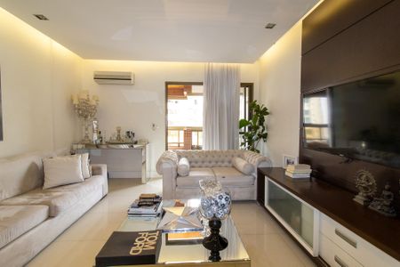 Apartamento à venda com 152m², 4 quartos e 2 vagas Apartamento à venda com 152m², 4 quartos e 2 vagasSala