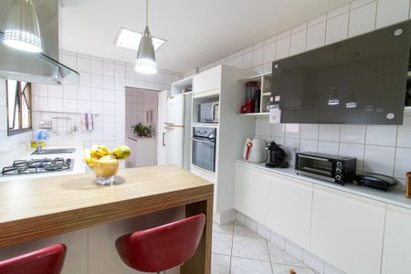 Apartamento à venda com 152m², 4 quartos e 2 vagas Apartamento à venda com 152m², 4 quartos e 2 vagasCozinha