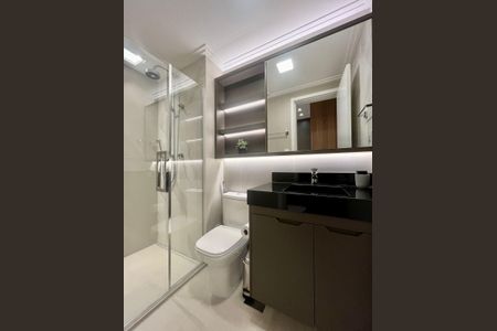 Apartamento à venda com 228m², 3 quartos e 2 vagas Apartamento à venda com 228m², 3 quartos e 2 vagasBanheiro da Suíte 1