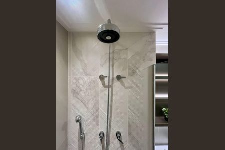 Apartamento à venda com 228m², 3 quartos e 2 vagas Apartamento à venda com 228m², 3 quartos e 2 vagasBanheiro da Suíte 1