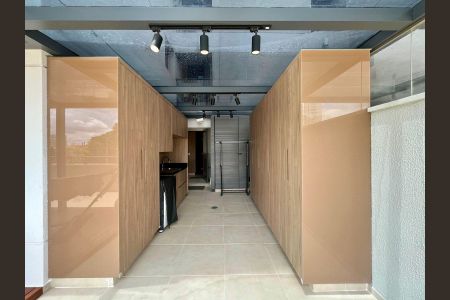 Apartamento à venda com 228m², 3 quartos e 2 vagas Apartamento à venda com 228m², 3 quartos e 2 vagasÁrea de Serviço