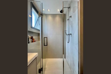 Apartamento à venda com 228m², 3 quartos e 2 vagas Apartamento à venda com 228m², 3 quartos e 2 vagasBanheiro da Suíte Master