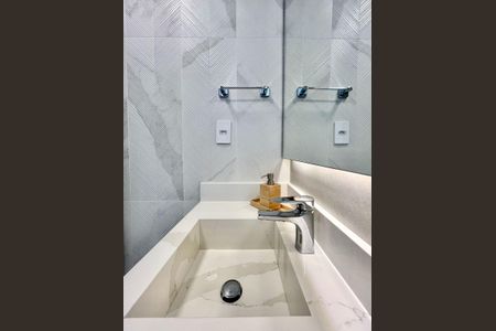 Apartamento à venda com 228m², 3 quartos e 2 vagas Apartamento à venda com 228m², 3 quartos e 2 vagasBanheiro da Suíte Master